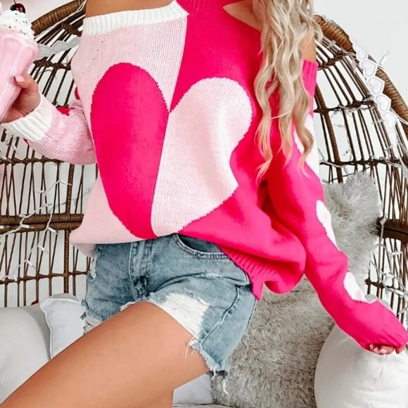 NWT Heart Turtleneck Cold Shoulder Sweater – Love & Style - Picture 4 of 9